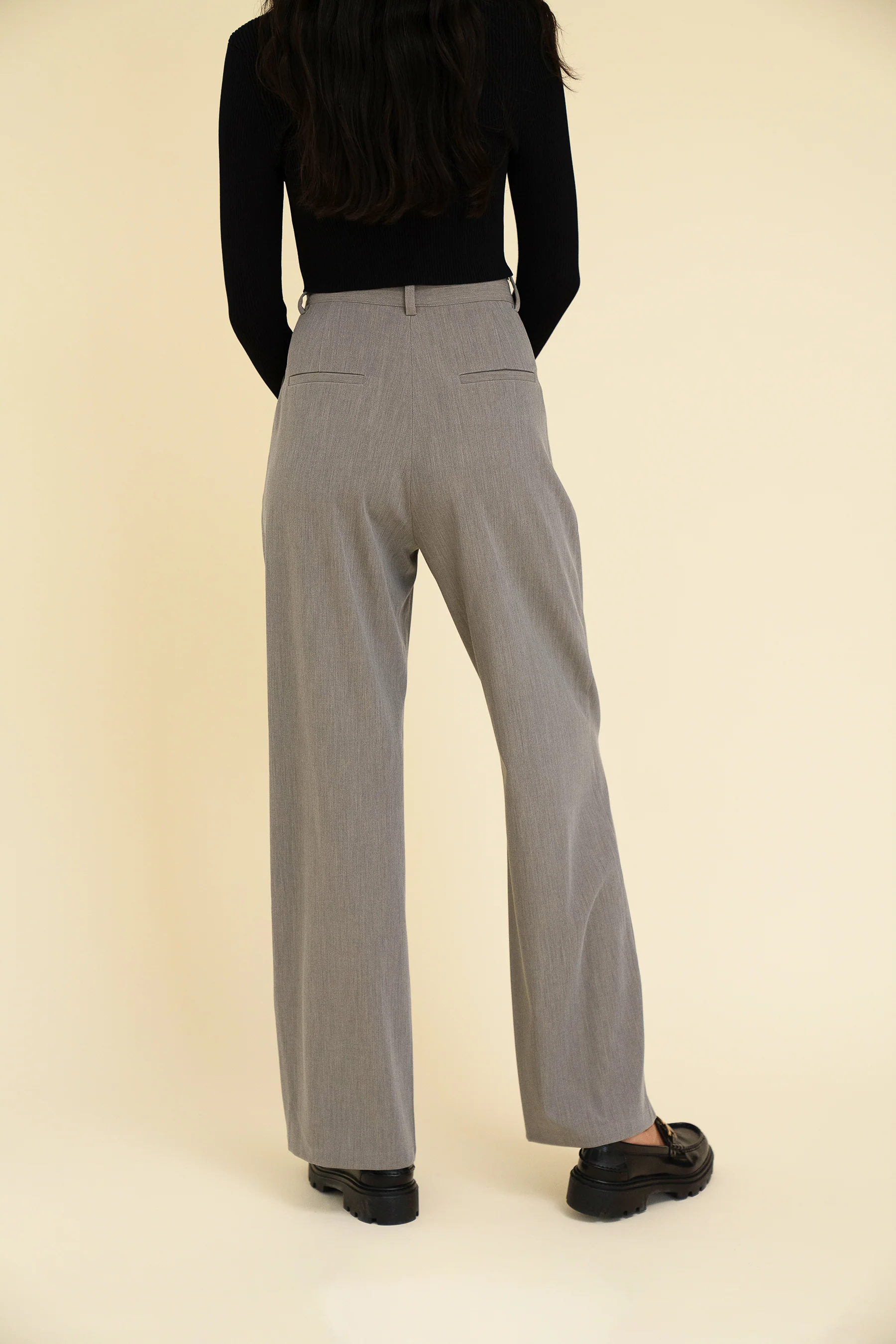 YANA TROUSER - LIGHT GREY - Image 6